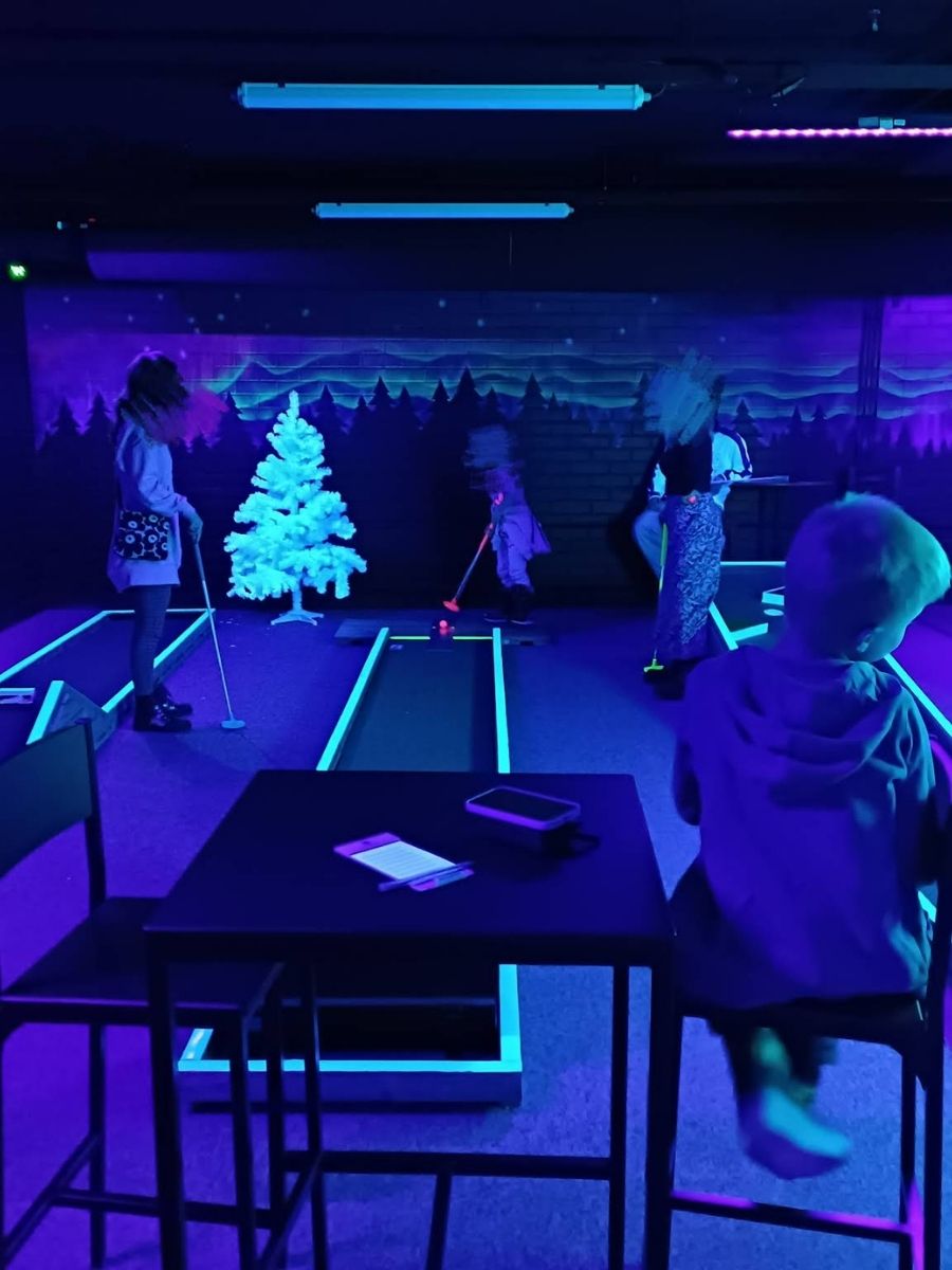 Pelaajat hohtavalla radalla — Rovaniemi